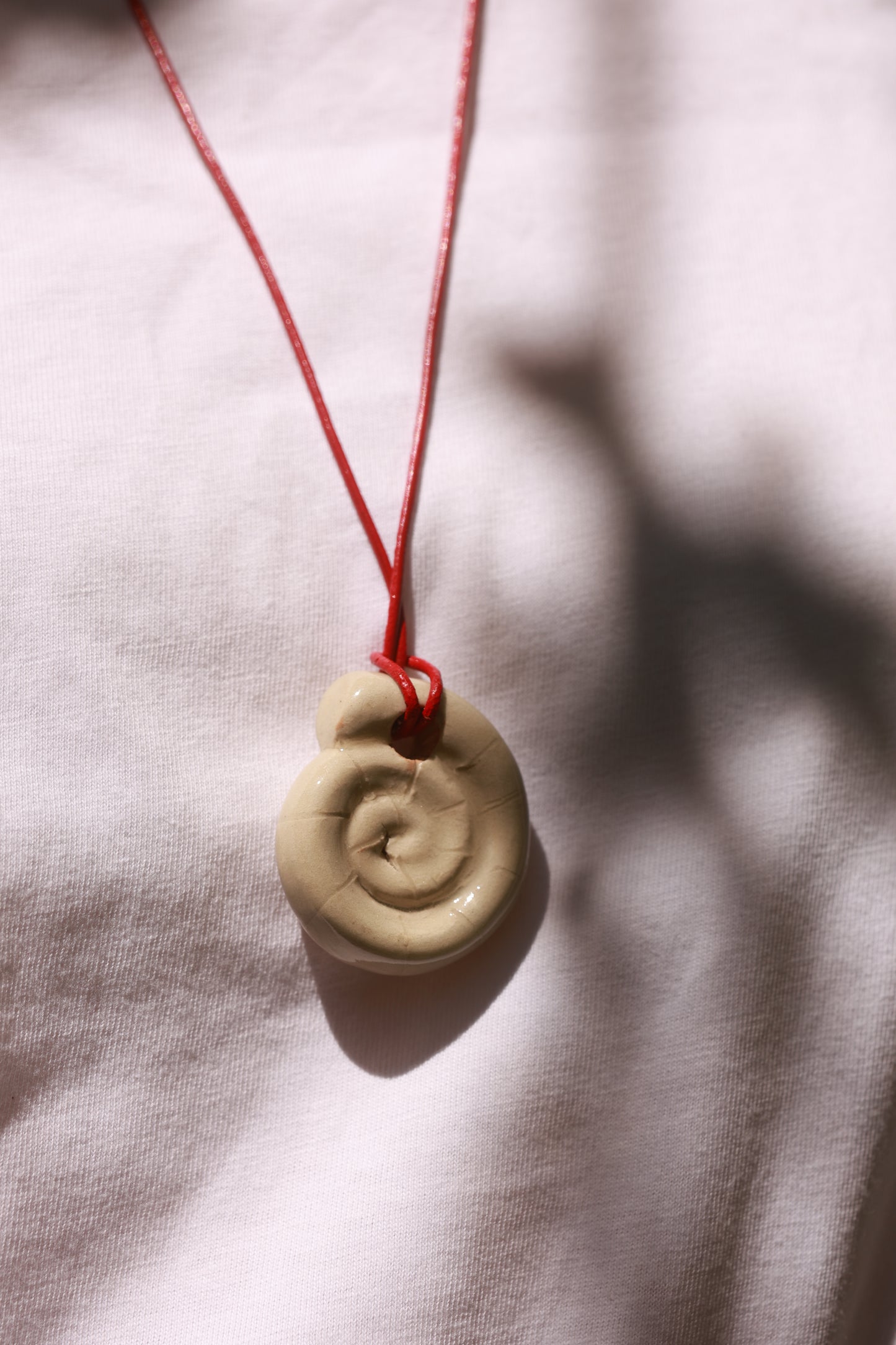 Zawieszka ceramiczna muszla