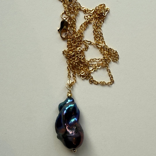 Naszyjnik z barokową perłą