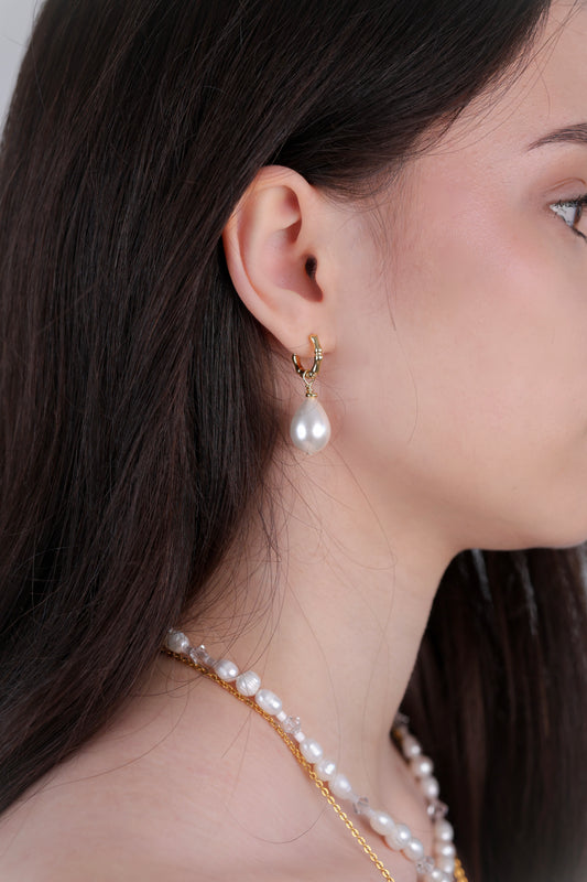 Kolczyki z perłami Shell Pearl i pozłacaną bazą