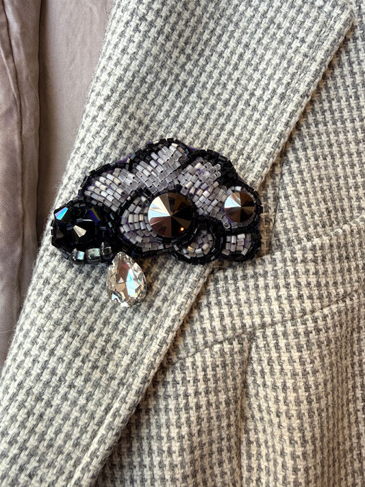 Broszka „Czarna Chmurka”