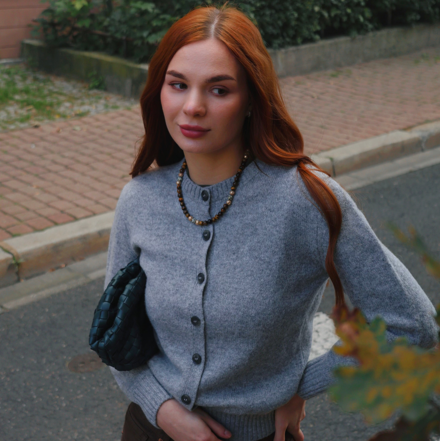 Naszyjnik z sokolego i tygrysiego oka, jaspisu i pozłacanej lawy