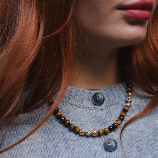 Naszyjnik z sokolego i tygrysiego oka, jaspisu i pozłacanej lawy