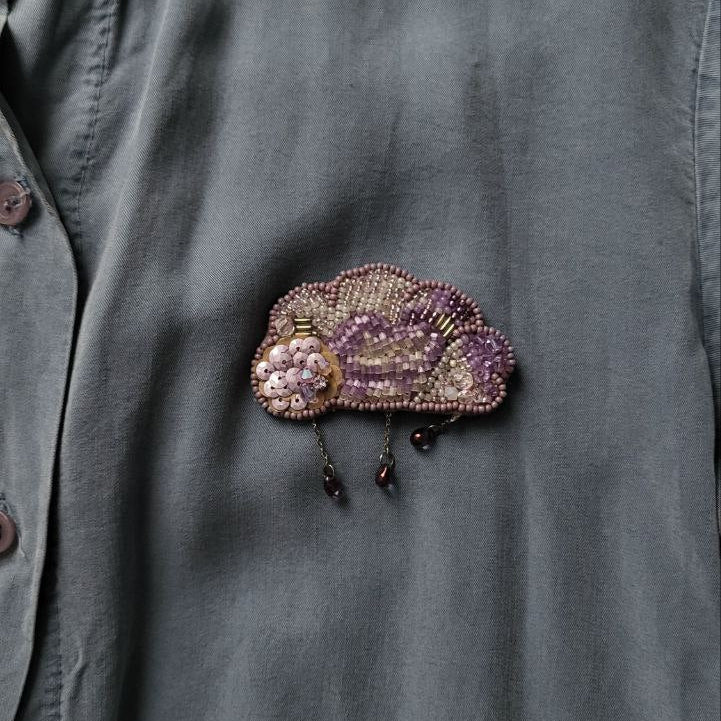 Broszka "Liliowa Chmura"