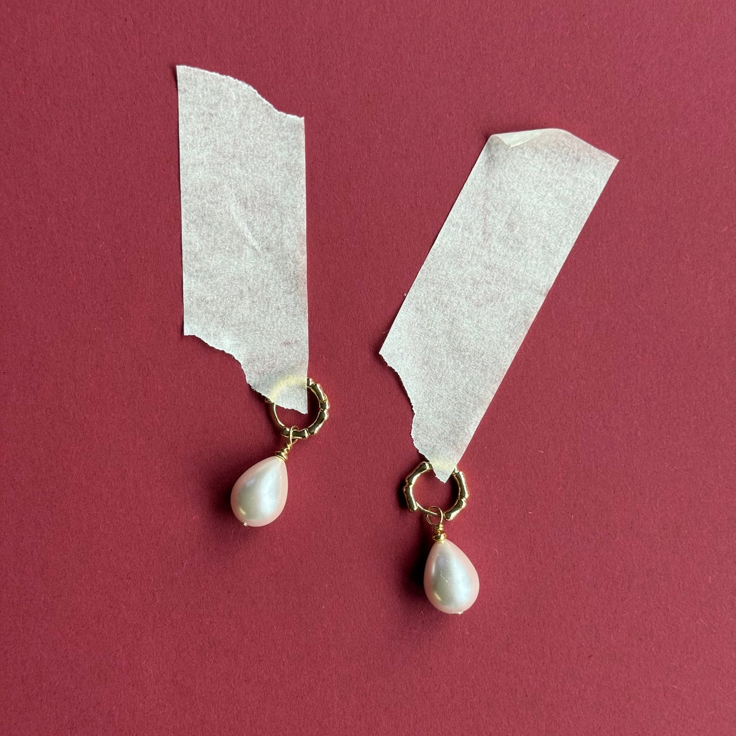 Kolczyki z perłami Shell Pearl i pozłacaną bazą