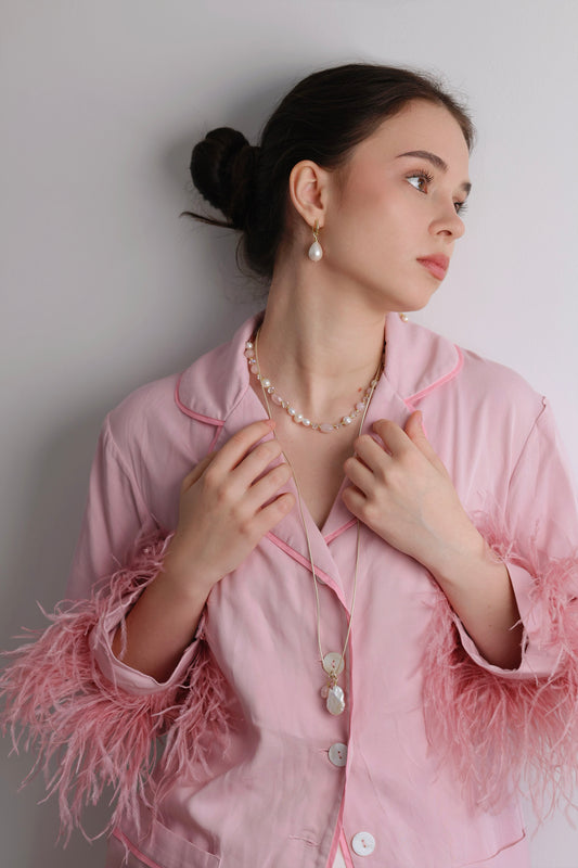 Naszyjnik z pereł, różowego kwarcu i czeskiego kryształu