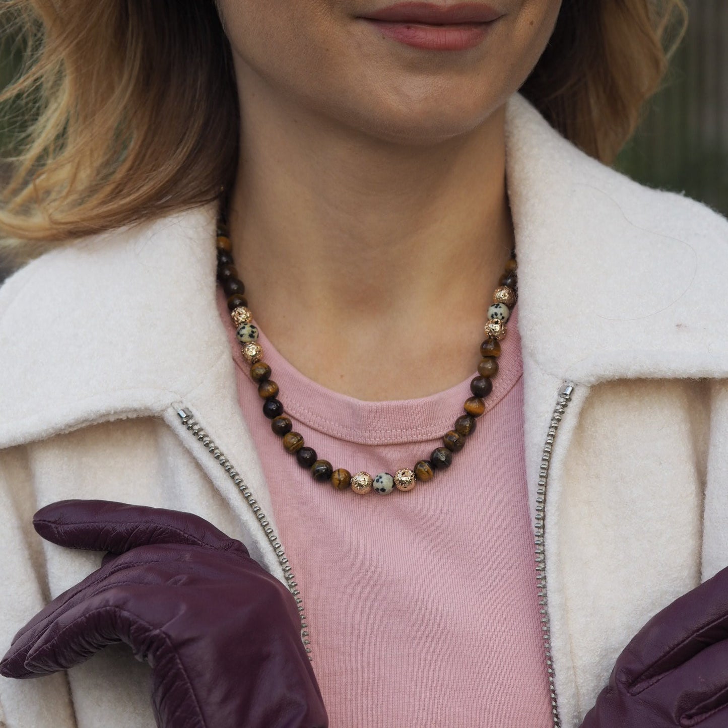 Naszyjnik z sokolego i tygrysiego oka, jaspisu i pozłacanej lawy