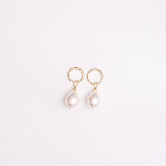 Kolczyki z perłami Shell Pearl i pozłacaną bazą