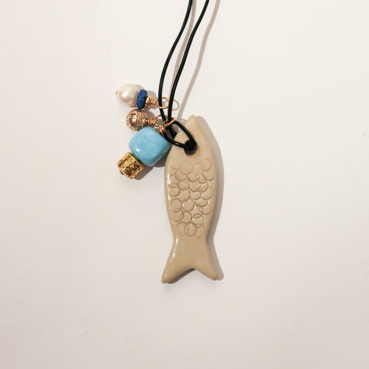Beżowa ceramiczna zawieszka w kształcie rybki – MARE Rybka Sand