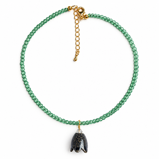 Choker FLORAL Mini Bell Green z zielonego spinelu i czarnego kwiatka