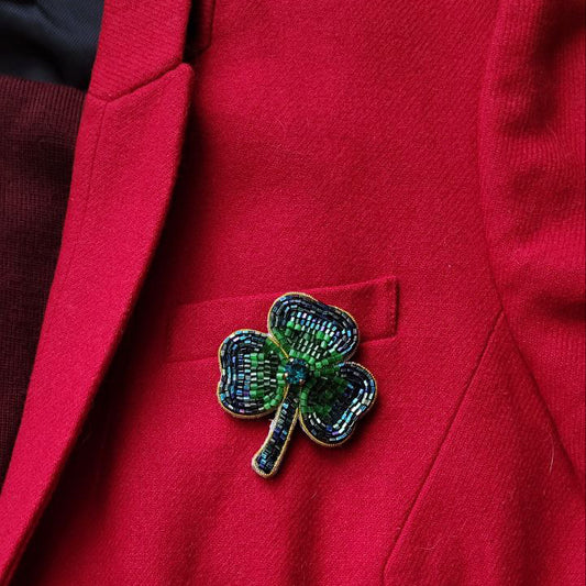 Broszka „Koniczyna” – ręcznie haftowana